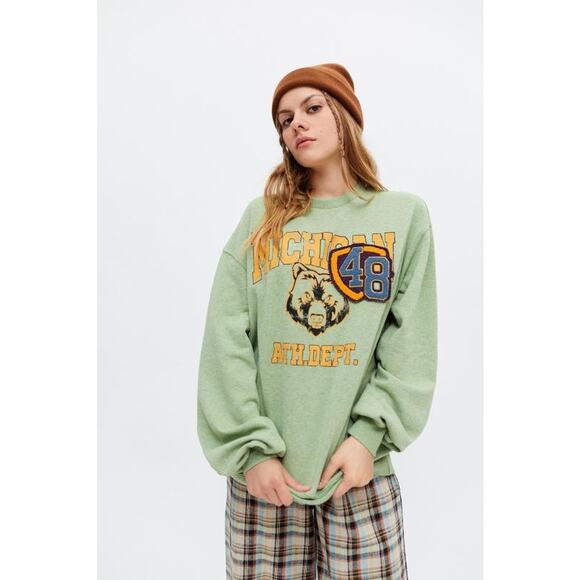Urban Outfitters Michigan Patch Crewneck Sweatshirt Small Green Pullover Cozy - Picture 8 of 12